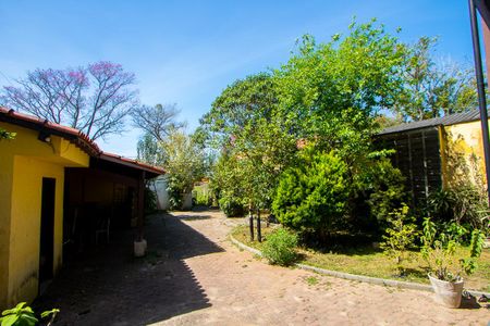 Casa à venda com 567m², 3 quartos e 8 vagas Casa à venda com 567m², 3 quartos e 8 vagasÁrea externa