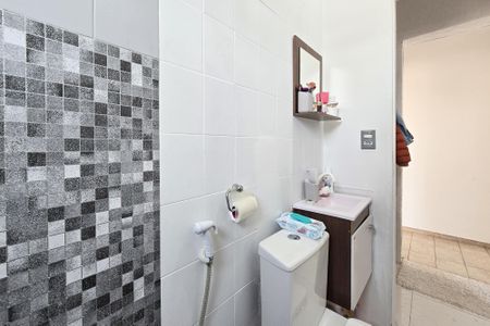 Apartamento à venda com 53m², 2 quartos e 1 vaga Apartamento à venda com 53m², 2 quartos e 1 vagaBanheiro Social