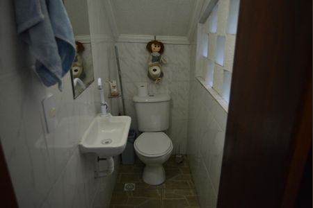 Casa à venda com 134m², 3 quartos e 4 vagasBanheiro de Serviço