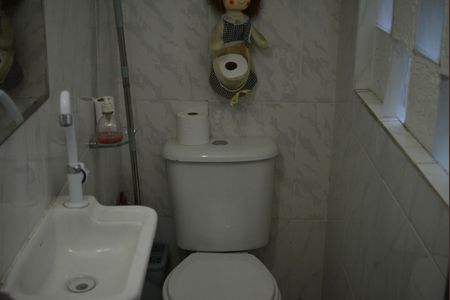 Casa à venda com 134m², 3 quartos e 4 vagasBanheiro de Serviço