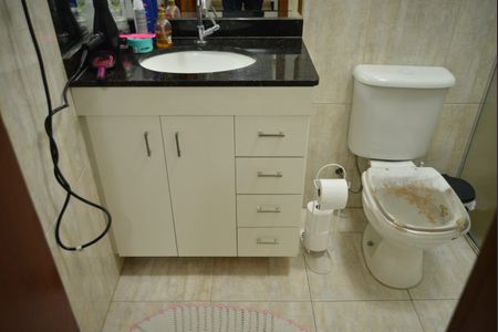 Casa à venda com 134m², 3 quartos e 4 vagasBanheiro Social