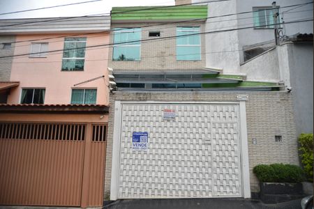 Casa à venda com 134m², 3 quartos e 4 vagasFachada