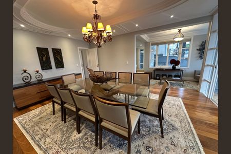 Casa para alugar com 570m², 5 quartos e 2 vagas Casa para alugar com 570m², 5 quartos e 2 vagasSala de Jantar