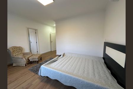 Casa para alugar com 570m², 5 quartos e 2 vagas Casa para alugar com 570m², 5 quartos e 2 vagasSuíte 1