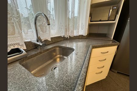 Casa para alugar com 570m², 5 quartos e 2 vagas Casa para alugar com 570m², 5 quartos e 2 vagasCozinha