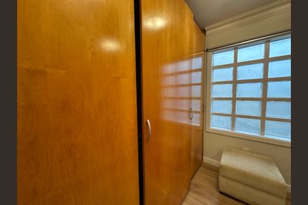 Casa para alugar com 570m², 5 quartos e 2 vagas Casa para alugar com 570m², 5 quartos e 2 vagasCloset da suíte 2