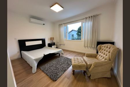 Casa para alugar com 570m², 5 quartos e 2 vagas Casa para alugar com 570m², 5 quartos e 2 vagasSuíte 1
