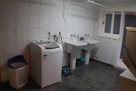 Casa para alugar com 570m², 5 quartos e 2 vagas Casa para alugar com 570m², 5 quartos e 2 vagasÁrea de Serviço