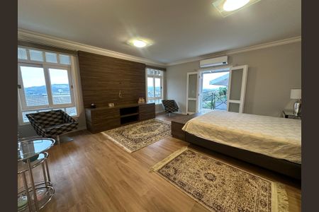 Casa para alugar com 570m², 5 quartos e 2 vagas Casa para alugar com 570m², 5 quartos e 2 vagasSuíte 2
