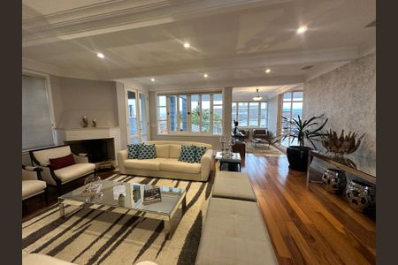 Casa para alugar com 570m², 5 quartos e 2 vagas Casa para alugar com 570m², 5 quartos e 2 vagasSala