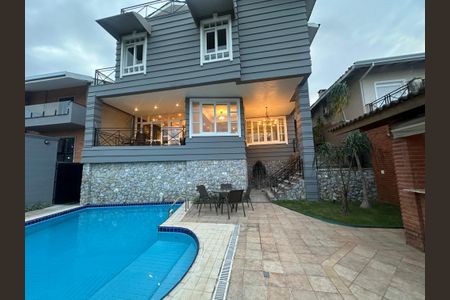 Casa para alugar com 570m², 5 quartos e 2 vagas Casa para alugar com 570m², 5 quartos e 2 vagasPiscina