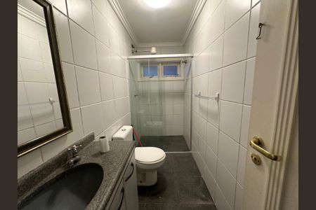 Casa para alugar com 570m², 5 quartos e 2 vagas Casa para alugar com 570m², 5 quartos e 2 vagasBanheiro de serviço