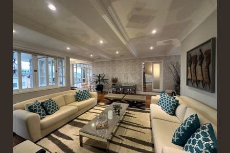 Casa para alugar com 570m², 5 quartos e 2 vagas Casa para alugar com 570m², 5 quartos e 2 vagasSala