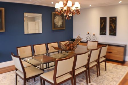 Casa para alugar com 570m², 5 quartos e 2 vagas Casa para alugar com 570m², 5 quartos e 2 vagasSala de Jantar