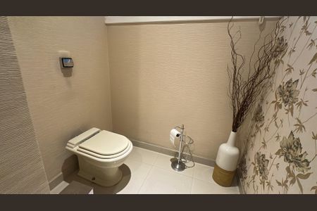 Casa para alugar com 570m², 5 quartos e 2 vagas Casa para alugar com 570m², 5 quartos e 2 vagasLavabo