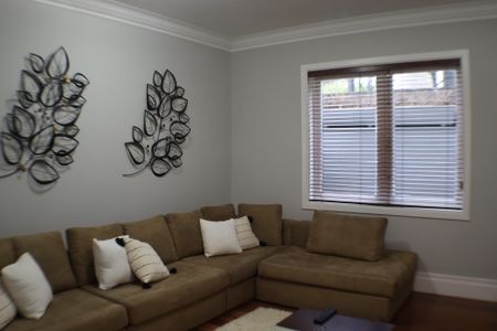 Casa para alugar com 570m², 5 quartos e 2 vagas Casa para alugar com 570m², 5 quartos e 2 vagasSala de TV