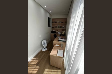 Apartamento à venda com 164m², 3 quartos e 3 vagas Apartamento à venda com 164m², 3 quartos e 3 vagasEscritório