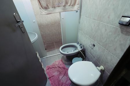 Casa à venda com 120m², 2 quartos e 1 vaga Casa à venda com 120m², 2 quartos e 1 vagaBanheiro