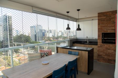 Apartamento à venda com 225m², 3 quartos e 4 vagas Apartamento à venda com 225m², 3 quartos e 4 vagasVaranda gourmet