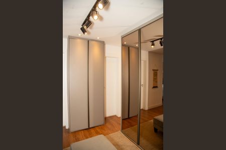 Apartamento à venda com 225m², 3 quartos e 4 vagas Apartamento à venda com 225m², 3 quartos e 4 vagasCloset da suíte