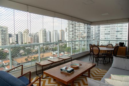 Apartamento à venda com 225m², 3 quartos e 4 vagas Apartamento à venda com 225m², 3 quartos e 4 vagasVaranda da Sala