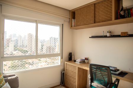 Apartamento à venda com 225m², 3 quartos e 4 vagas Apartamento à venda com 225m², 3 quartos e 4 vagasEscritório