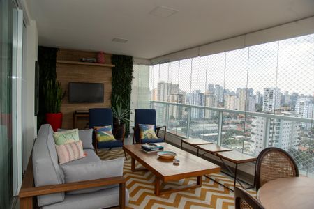 Apartamento à venda com 225m², 3 quartos e 4 vagas Apartamento à venda com 225m², 3 quartos e 4 vagasVaranda da Sala