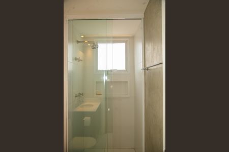 Apartamento à venda com 225m², 3 quartos e 4 vagas Apartamento à venda com 225m², 3 quartos e 4 vagasBanheiro da Suíte 1