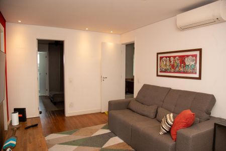 Apartamento à venda com 225m², 3 quartos e 4 vagas Apartamento à venda com 225m², 3 quartos e 4 vagasSala de TV