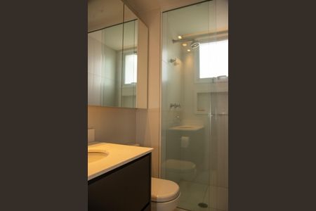 Apartamento à venda com 225m², 3 quartos e 4 vagas Apartamento à venda com 225m², 3 quartos e 4 vagasBanheiro da Suíte 1