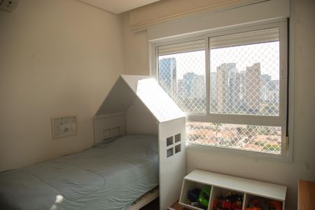 Apartamento à venda com 225m², 3 quartos e 4 vagas Apartamento à venda com 225m², 3 quartos e 4 vagasQuarto 2 - Suíte