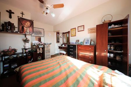 Casa à venda com 260m², 4 quartos e 2 vagasSuíte