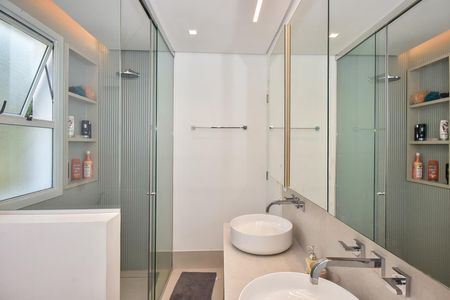 Casa de condomínio à venda com 300m², 4 quartos e 3 vagasBanheiro