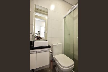 Casa de condomínio à venda com 300m², 4 quartos e 3 vagasBanheiro de Serviço