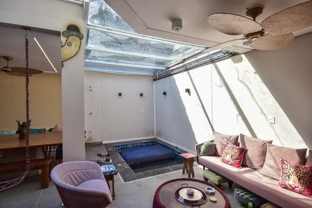 Casa de condomínio à venda com 300m², 4 quartos e 3 vagasPiscina