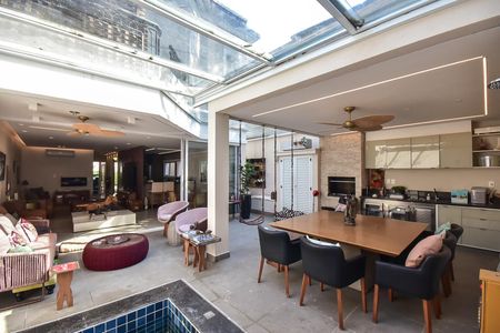 Casa de condomínio à venda com 300m², 4 quartos e 3 vagasEspaço Gourmet