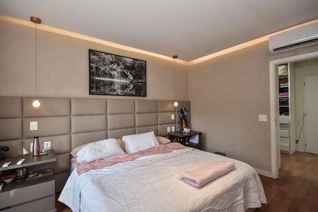 Casa de condomínio à venda com 300m², 4 quartos e 3 vagasSuíte