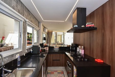 Casa de condomínio à venda com 300m², 4 quartos e 3 vagasCozinha