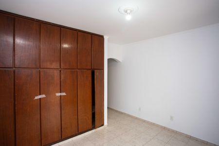 Casa à venda com 320m², 3 quartos e 2 vagasQuarto Suite 3