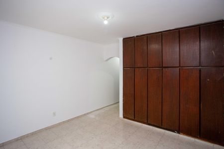 Casa à venda com 320m², 3 quartos e 2 vagasQuarto Suite 2