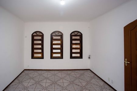 Casa à venda com 320m², 3 quartos e 2 vagasSala de TV