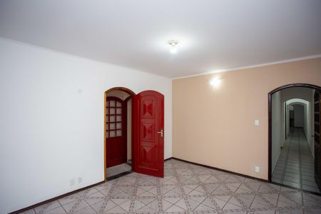 Casa à venda com 320m², 3 quartos e 2 vagasSala de TV