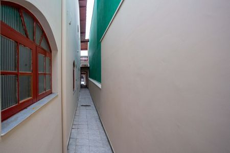 Casa à venda com 320m², 3 quartos e 2 vagasCorredor