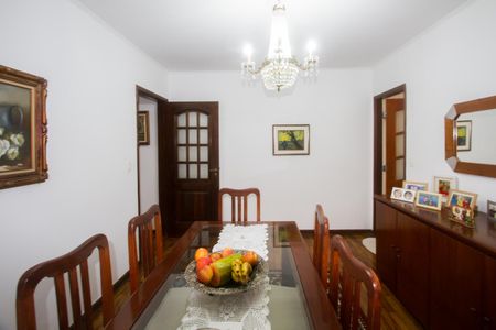 Casa à venda com 147m², 3 quartos e 2 vagas