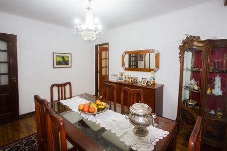 Casa à venda com 147m², 3 quartos e 2 vagas