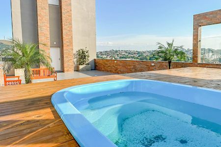 Apartamento à venda com 62m², 2 quartos e 2 vagas Apartamento à venda com 62m², 2 quartos e 2 vagasÁrea comum - Piscina