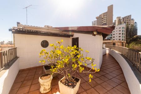 Apartamento à venda com 200m², 4 quartos e 1 vaga Apartamento à venda com 200m², 4 quartos e 1 vagaTerraço