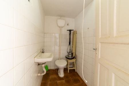 Apartamento à venda com 200m², 4 quartos e 1 vaga Apartamento à venda com 200m², 4 quartos e 1 vagaBanheiro da Suíte 2