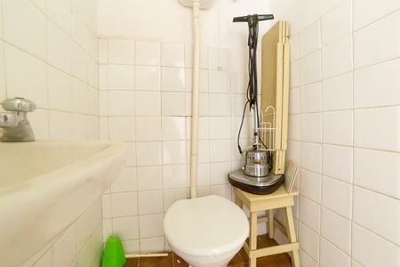 Apartamento à venda com 200m², 4 quartos e 1 vaga Apartamento à venda com 200m², 4 quartos e 1 vagaBanheiro da Suíte 2