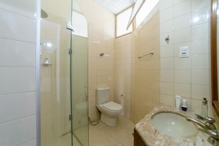 Apartamento à venda com 200m², 4 quartos e 1 vaga Apartamento à venda com 200m², 4 quartos e 1 vagaBanheiro Social